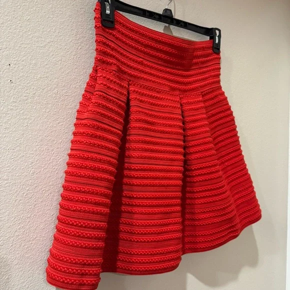 2 Piece H&M Red Skater Skirt & Matching Blazer Suit with Ribbed Pleats Size L/10 - Picture 2 of 16
